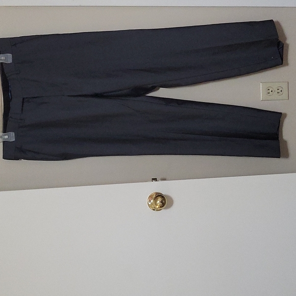 Suits - Picture 2 of 3